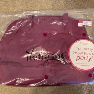 Thirty-One All Weekend Tote in Crushed Berry (Pebble on the bottom)